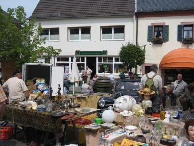 Der Flohmarkt (2)