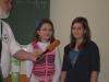 Alina (li) und Julie performen live!